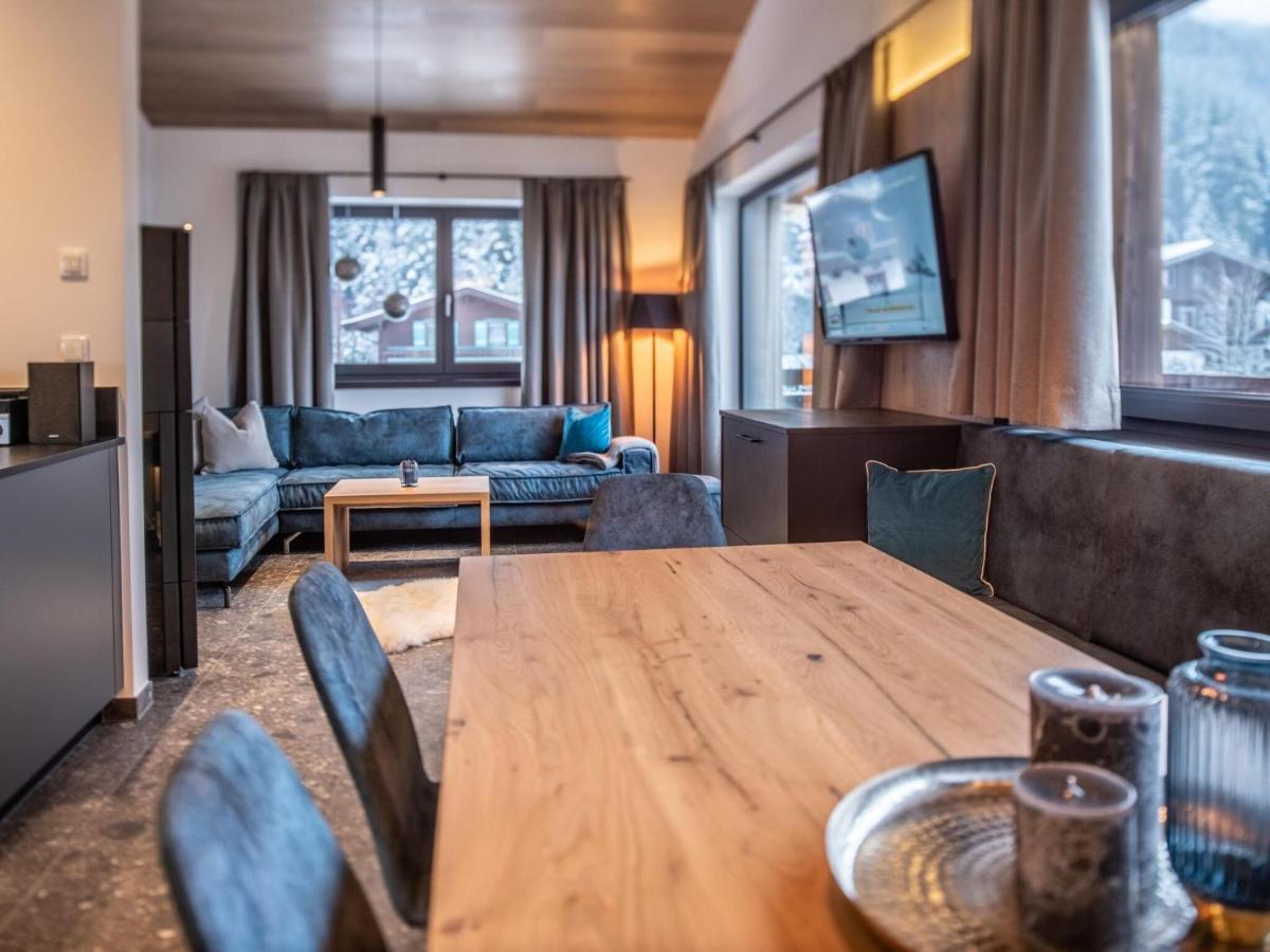 Apartment In Wald Im Pinzgau With A Carport Esterno foto