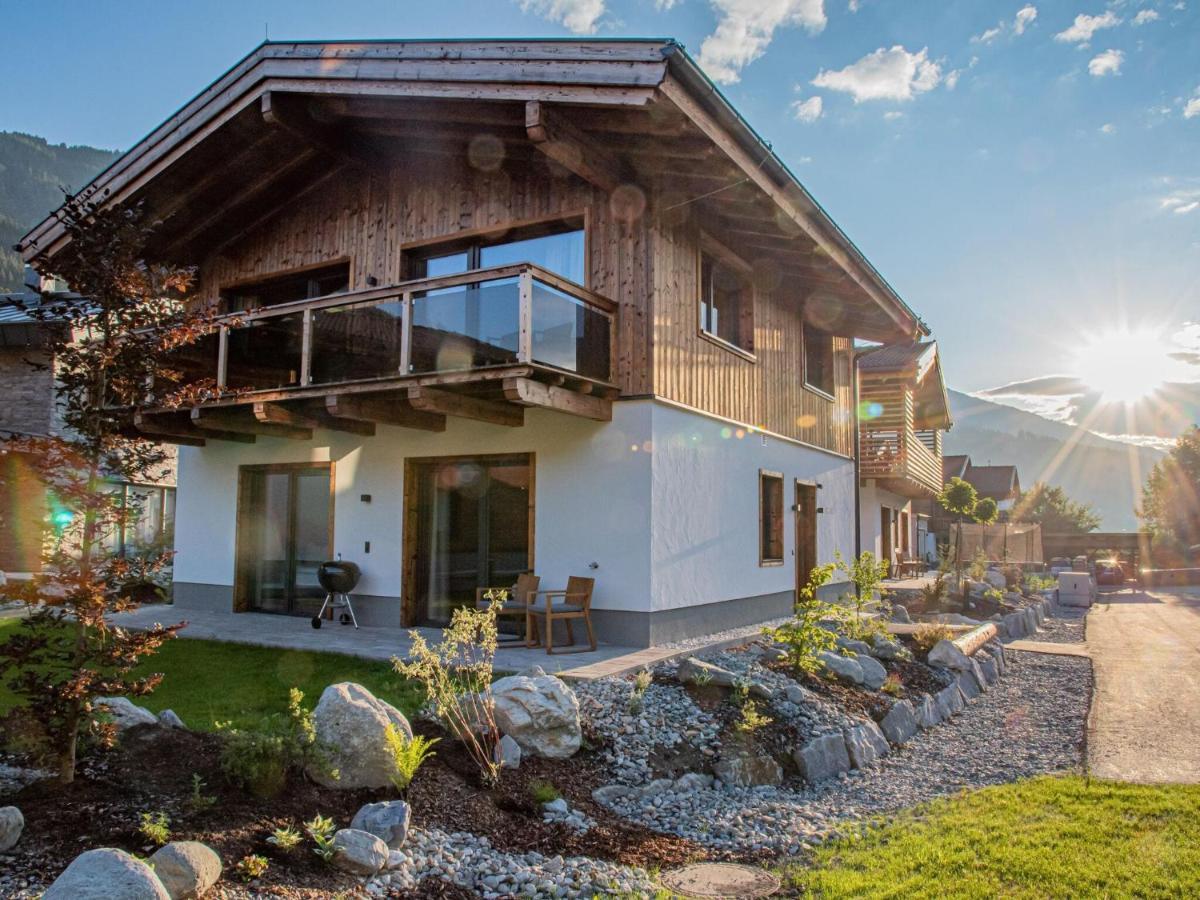 Apartment In Wald Im Pinzgau With A Carport Esterno foto