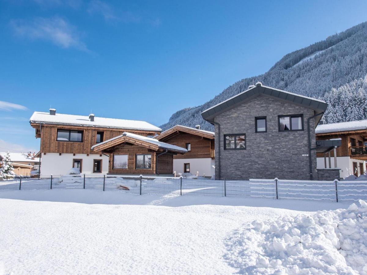 Apartment In Wald Im Pinzgau With A Carport Esterno foto