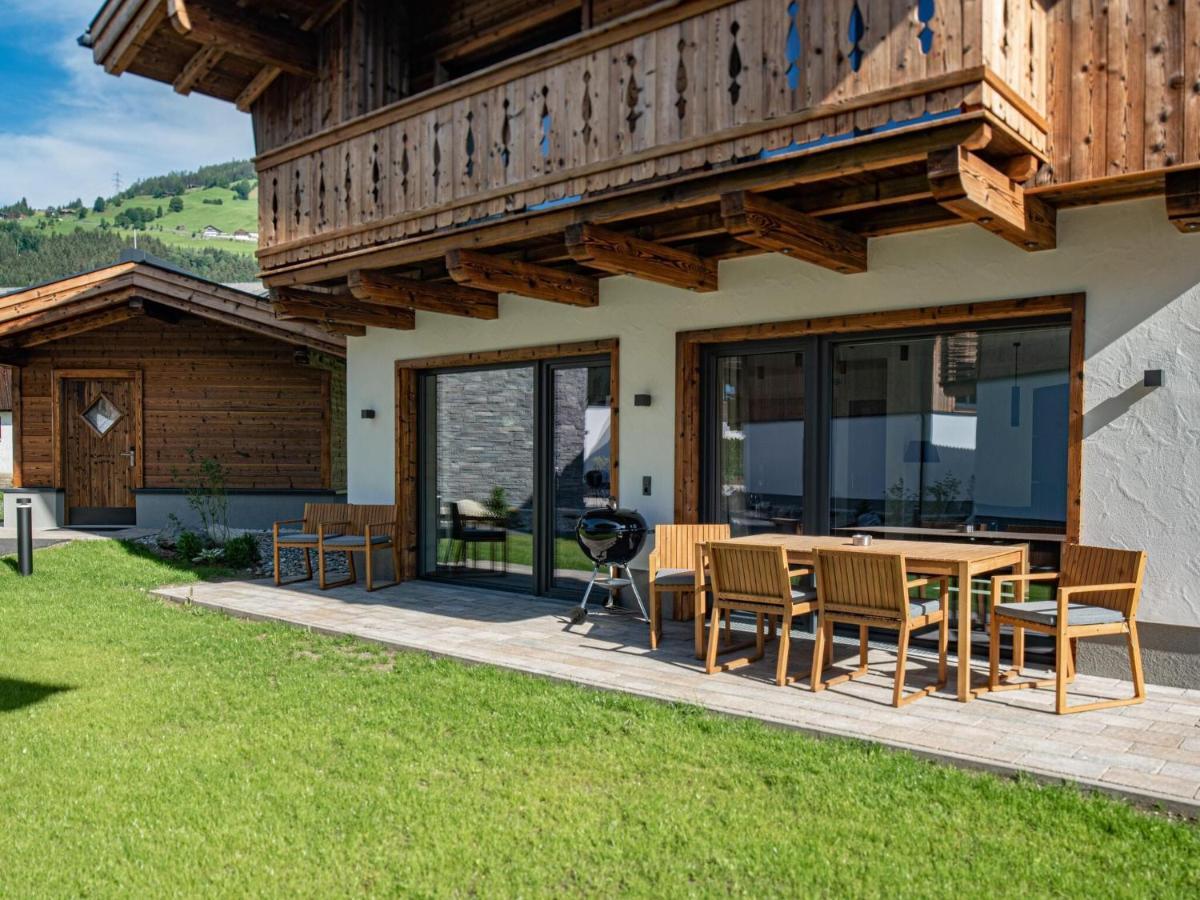 Apartment In Wald Im Pinzgau With A Carport Esterno foto